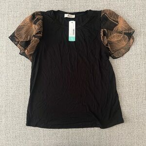 Beacon Faye’s Tulip Sleeve Knit Top - S